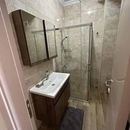 Duplex 2 Bedroom With Garden Vakantiehuis *