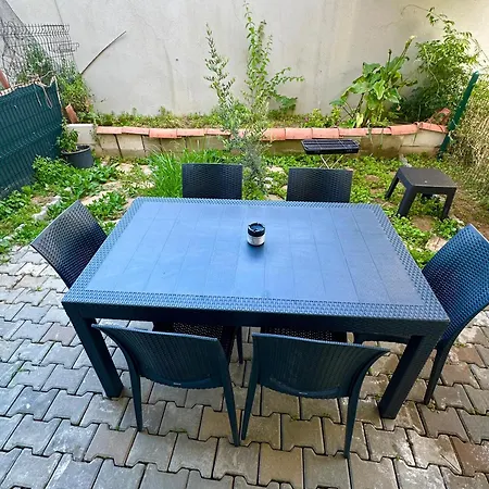 Duplex 2 Bedroom With Garden Nyaraló