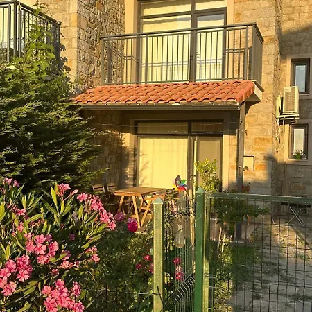 Duplex 2 Bedroom With Garden Nyaraló *
